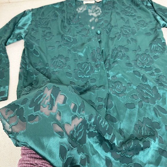 Vintage Victoria's Secret Kimono Size Medium Green Floral Pullover Button Cover - Picture 8 of 10